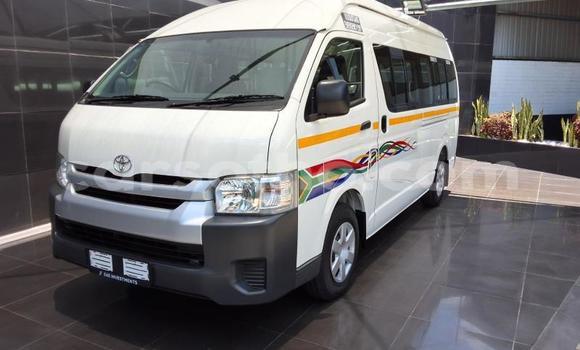 Buy Used Toyota Hiace White Car in Maseru in Maseru