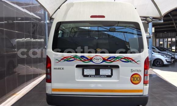 Buy Used Toyota Hiace White Car in Maseru in Maseru Buy Used Toyota Hiace White Car in Maseru in Maseru