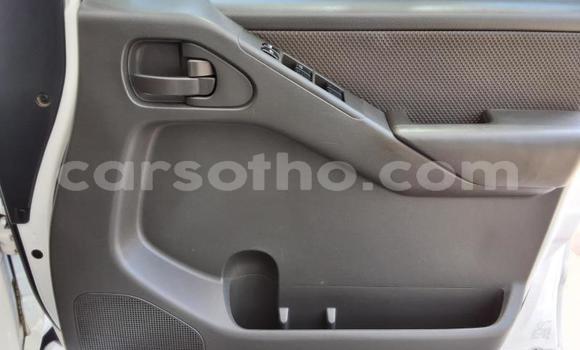 Buy Used Nissan Navara White Car in Maseru in Maseru Buy Used Nissan Navara White Car in Maseru in Maseru