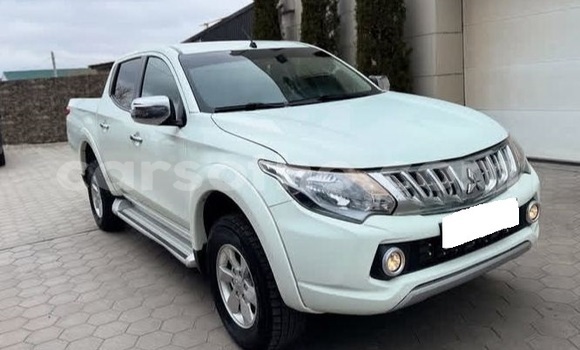 Buy Used Mitsubishi L200 White Car in Maputsoe in Leribe Buy Used Mitsubishi L200 White Car in Maputsoe in Leribe