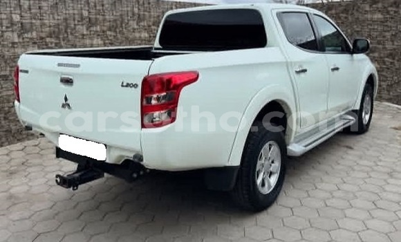 Buy Used Mitsubishi L200 White Car in Maputsoe in Leribe Buy Used Mitsubishi L200 White Car in Maputsoe in Leribe