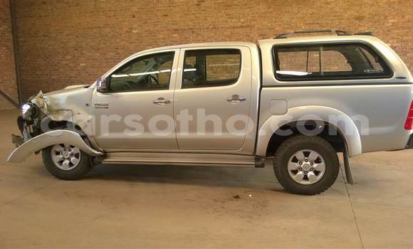 Buy Used Toyota Hilux Brown Car in Maseru in Maseru