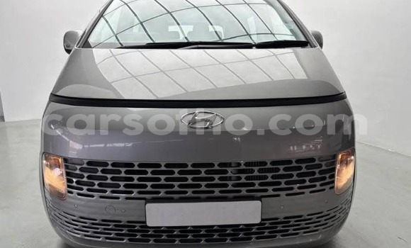 Buy Used Hyundai Starex (H-1) Silver Car in Maseru in Maseru