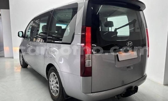 اشتري مستعمل Hyundai Starex (H-1) Silver سيارة في Maseru في Maseru اشتري مستعمل Hyundai Starex (H-1) Silver سيارة في Maseru في Maseru