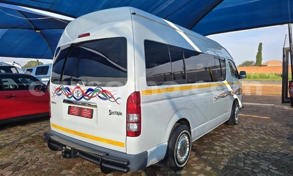 Buy Used Toyota Hiace White Car in Maseru in Maseru Buy Used Toyota Hiace White Car in Maseru in Maseru