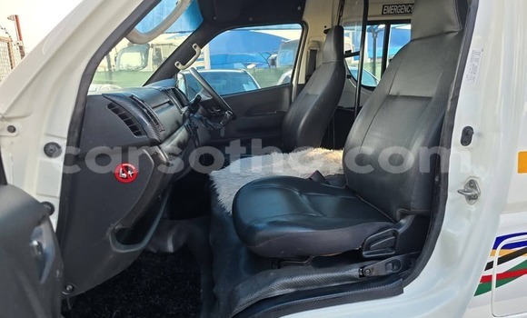 Buy Used Toyota Hiace White Car in Maseru in Maseru Buy Used Toyota Hiace White Car in Maseru in Maseru