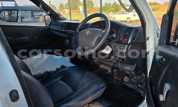 Buy Used Toyota Hiace White Car in Maseru in Maseru Buy Used Toyota Hiace White Car in Maseru in Maseru