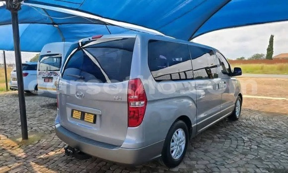 Buy Used Hyundai H1 Silver Car in Maseru in Maseru Buy Used Hyundai H1 Silver Car in Maseru in Maseru
