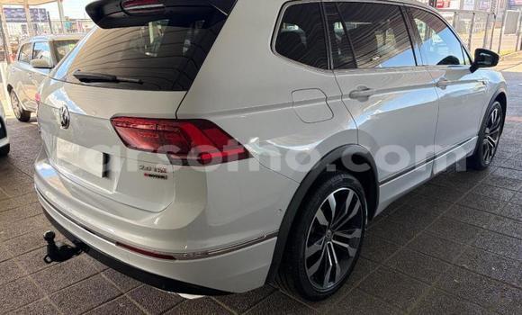Buy Used Volkswagen Tiguan White Car in Maseru in Maseru Buy Used Volkswagen Tiguan White Car in Maseru in Maseru