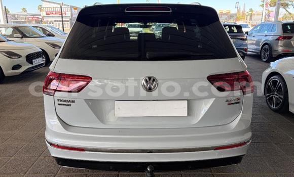 Buy Used Volkswagen Tiguan White Car in Maseru in Maseru Buy Used Volkswagen Tiguan White Car in Maseru in Maseru