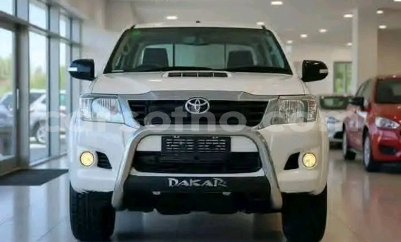 Buy Used Toyota Hilux White Car in Maseru in Maseru