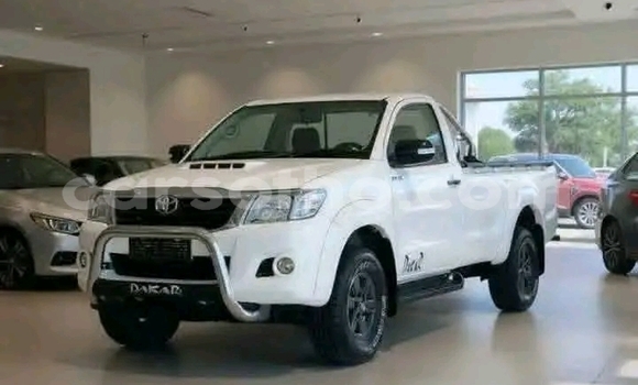 Buy Used Toyota Hilux White Car in Maseru in Maseru Buy Used Toyota Hilux White Car in Maseru in Maseru