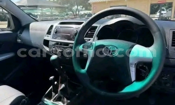Buy Used Toyota Hilux White Car in Maseru in Maseru Buy Used Toyota Hilux White Car in Maseru in Maseru