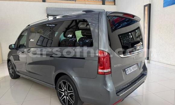 Buy Used Mercedes-Benz V-klasse Other Car in Maseru in Maseru Buy Used Mercedes-Benz V-klasse Other Car in Maseru in Maseru