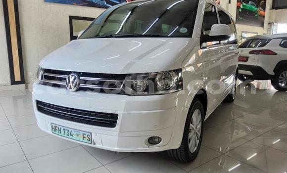 اشتري مستعمل Volkswagen Caravelle White سيارة في Maseru في Maseru اشتري مستعمل Volkswagen Caravelle White سيارة في Maseru في Maseru
