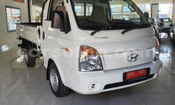 Buy Used Hyundai H1 White Car in Maseru in Maseru Buy Used Hyundai H1 White Car in Maseru in Maseru