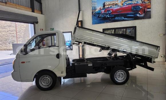 Buy Used Hyundai H1 White Car in Maseru in Maseru Buy Used Hyundai H1 White Car in Maseru in Maseru