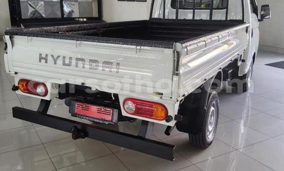Buy Used Hyundai H1 White Car in Maseru in Maseru Buy Used Hyundai H1 White Car in Maseru in Maseru