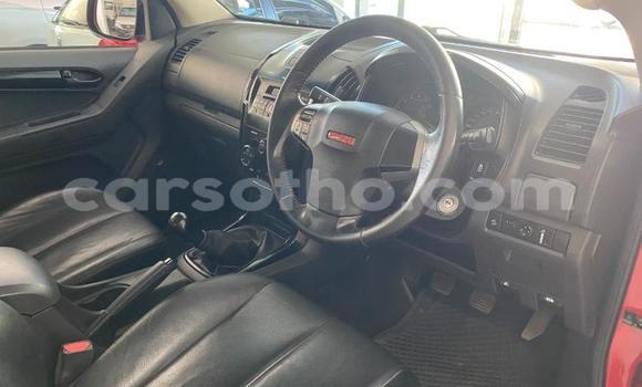 Buy Used Isuzu D–MAX Red Car in Maseru in Maseru Buy Used Isuzu D–MAX Red Car in Maseru in Maseru