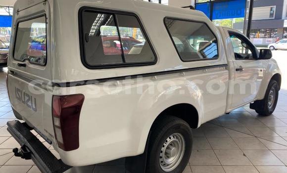 Buy Used Isuzu KB White Car in Maseru in Maseru Buy Used Isuzu KB White Car in Maseru in Maseru