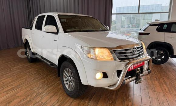 Buy Used Toyota Hilux White Car in Maseru in Maseru Buy Used Toyota Hilux White Car in Maseru in Maseru