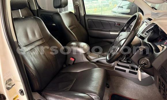 Buy Used Toyota Hilux White Car in Maseru in Maseru Buy Used Toyota Hilux White Car in Maseru in Maseru