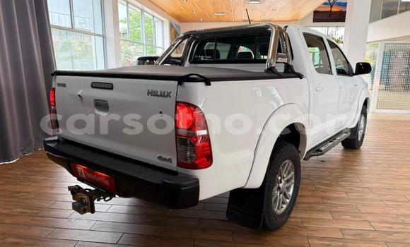 Buy Used Toyota Hilux White Car in Maseru in Maseru Buy Used Toyota Hilux White Car in Maseru in Maseru