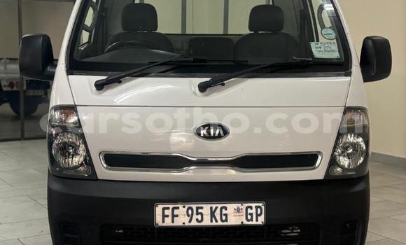 Buy Used Kia K7 White Car in Maseru in Maseru Buy Used Kia K7 White Car in Maseru in Maseru