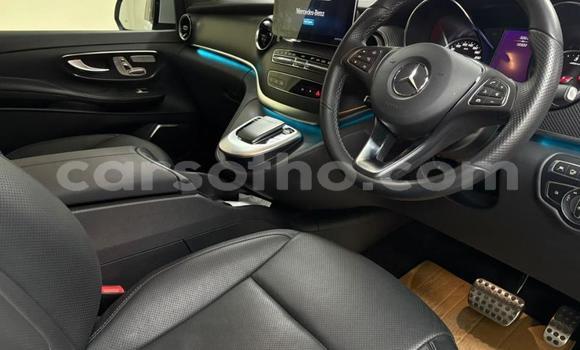 Buy Used Mercedes-Benz V-klasse White Car in Maseru in Maseru Buy Used Mercedes-Benz V-klasse White Car in Maseru in Maseru