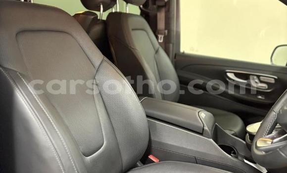 Buy Used Mercedes-Benz V-klasse White Car in Maseru in Maseru Buy Used Mercedes-Benz V-klasse White Car in Maseru in Maseru
