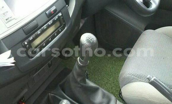 Sayi Na hannu Toyota Hilux White Mota in Maseru a Maseru Sayi Na hannu Toyota Hilux White Mota in Maseru a Maseru