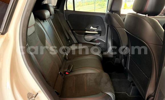 Buy Used Mercedes-Benz GLA-klasse White Car in Maseru in Maseru Buy Used Mercedes-Benz GLA-klasse White Car in Maseru in Maseru
