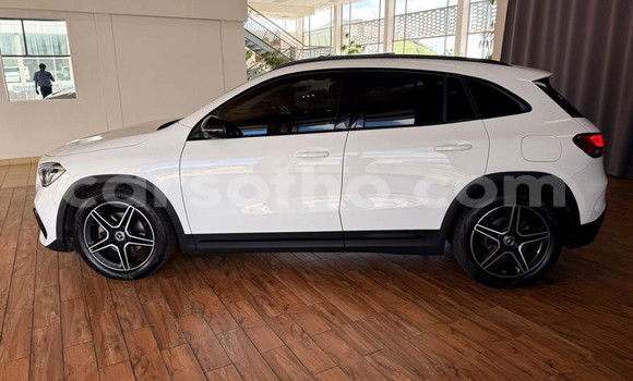 Buy Used Mercedes-Benz GLA-klasse White Car in Maseru in Maseru Buy Used Mercedes-Benz GLA-klasse White Car in Maseru in Maseru