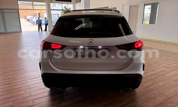 Buy Used Mercedes-Benz GLA-klasse White Car in Maseru in Maseru Buy Used Mercedes-Benz GLA-klasse White Car in Maseru in Maseru