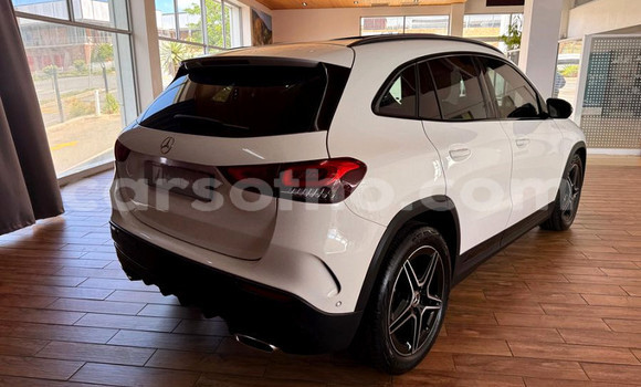 Buy Used Mercedes-Benz GLA-klasse White Car in Maseru in Maseru Buy Used Mercedes-Benz GLA-klasse White Car in Maseru in Maseru