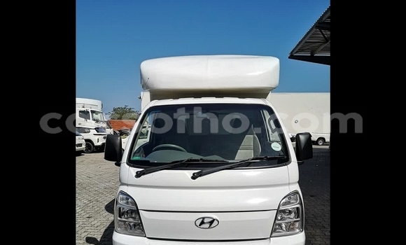 Buy Used Hyundai H1 White Car in Maseru in Maseru Buy Used Hyundai H1 White Car in Maseru in Maseru