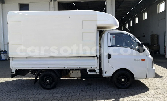 Buy Used Hyundai H1 White Car in Maseru in Maseru Buy Used Hyundai H1 White Car in Maseru in Maseru