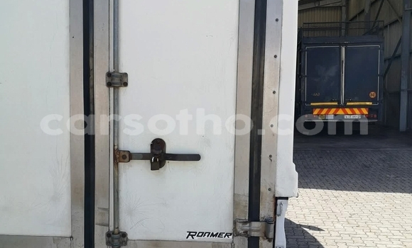 Buy Used Hyundai H1 White Car in Maseru in Maseru Buy Used Hyundai H1 White Car in Maseru in Maseru