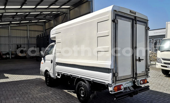 Buy Used Hyundai H1 White Car in Maseru in Maseru Buy Used Hyundai H1 White Car in Maseru in Maseru