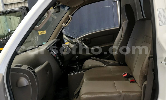 Buy Used Hyundai H1 White Car in Maseru in Maseru Buy Used Hyundai H1 White Car in Maseru in Maseru