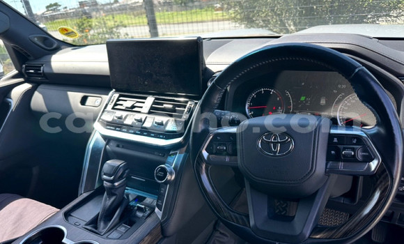 Buy Used Toyota Land Cruiser Silver Car in Maseru in Maseru Buy Used Toyota Land Cruiser Silver Car in Maseru in Maseru