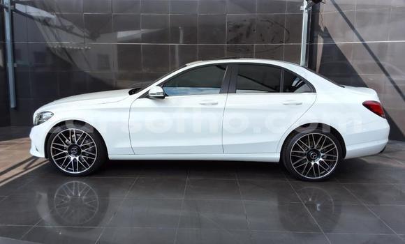 Acheter Occasion Voiture Mercedes-Benz C–Class Blanc à Maseru, Maseru Acheter Occasion Voiture Mercedes-Benz C–Class Blanc à Maseru, Maseru