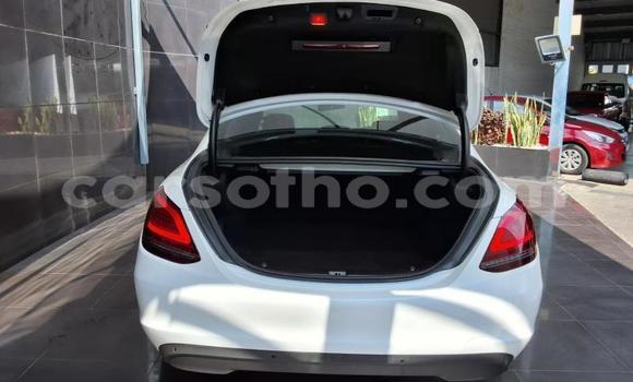 Acheter Occasion Voiture Mercedes-Benz C–Class Blanc à Maseru, Maseru Acheter Occasion Voiture Mercedes-Benz C–Class Blanc à Maseru, Maseru