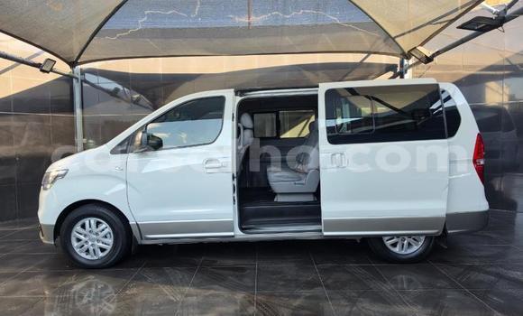 Buy Used Hyundai H1 White Car in Maseru in Maseru Buy Used Hyundai H1 White Car in Maseru in Maseru