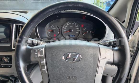 Buy Used Hyundai H1 White Car in Maseru in Maseru Buy Used Hyundai H1 White Car in Maseru in Maseru