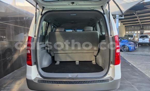 Buy Used Hyundai H1 White Car in Maseru in Maseru Buy Used Hyundai H1 White Car in Maseru in Maseru
