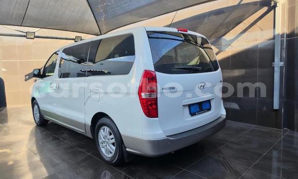 Buy Used Hyundai H1 White Car in Maseru in Maseru Buy Used Hyundai H1 White Car in Maseru in Maseru