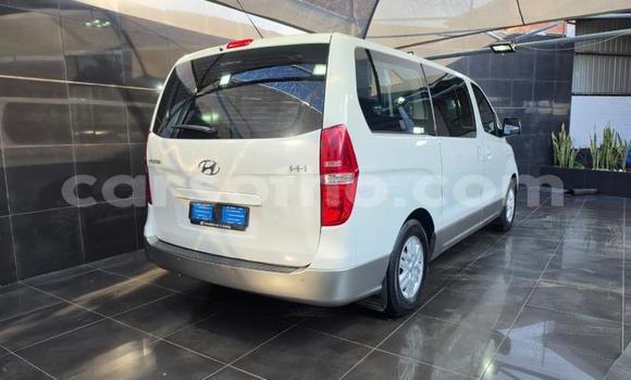 Buy Used Hyundai H1 White Car in Maseru in Maseru Buy Used Hyundai H1 White Car in Maseru in Maseru