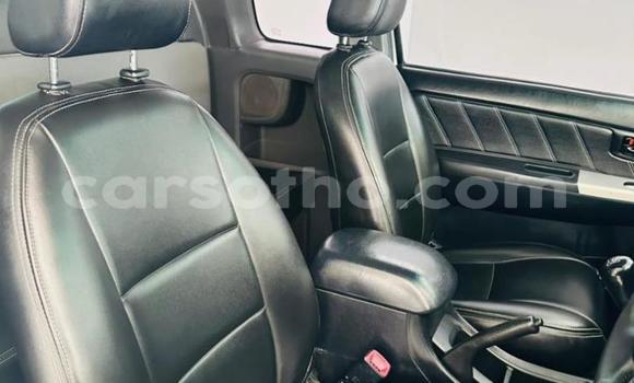 Buy Used Toyota Hilux White Car in Maseru in Maseru Buy Used Toyota Hilux White Car in Maseru in Maseru
