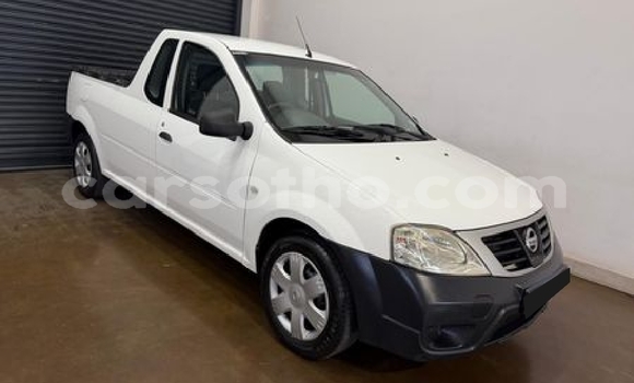 Buy Used Nissan NP 300 White Car in Qacha's Nek in Quthing